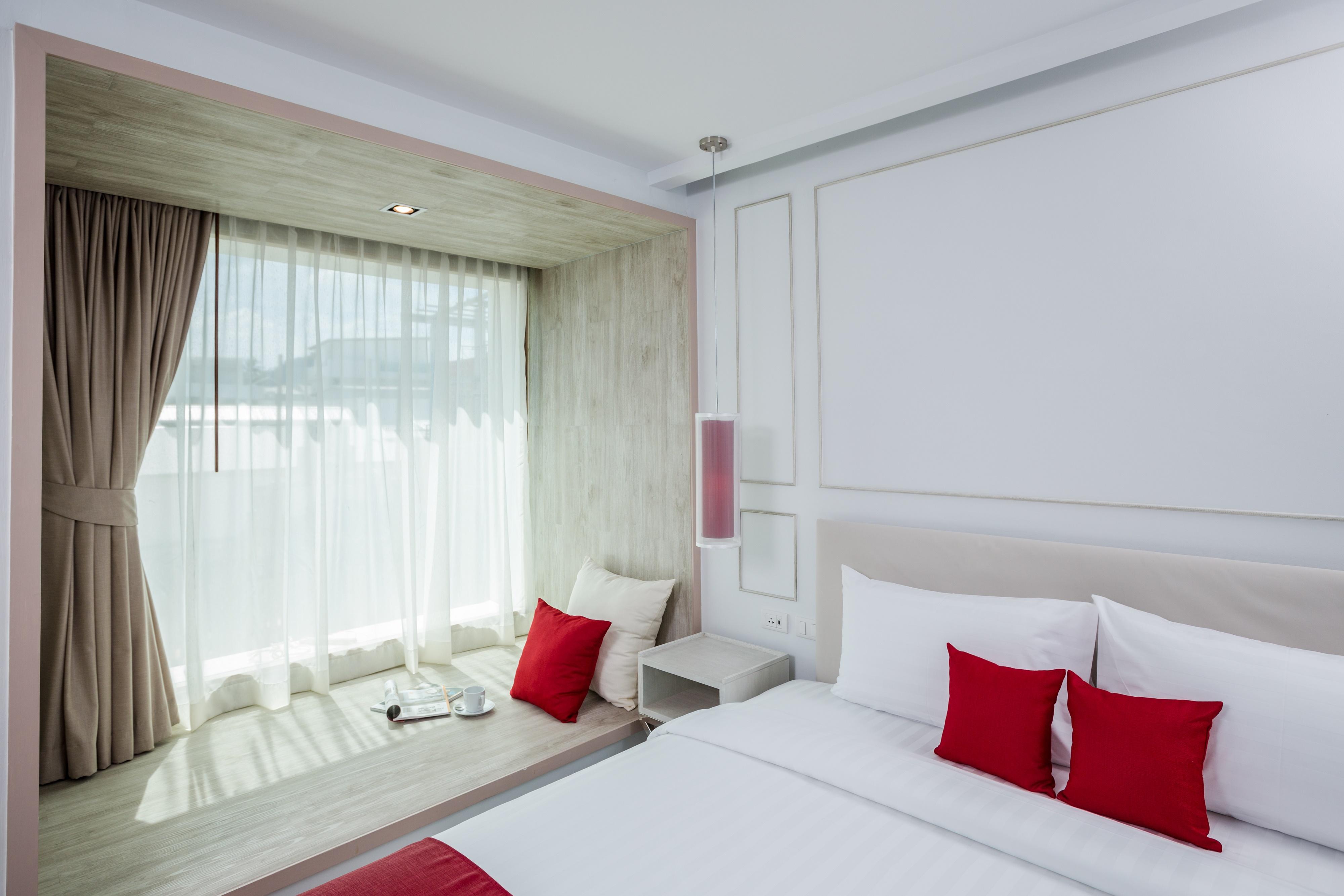 Khách sạn The Bloc Phuket - Sha Extra