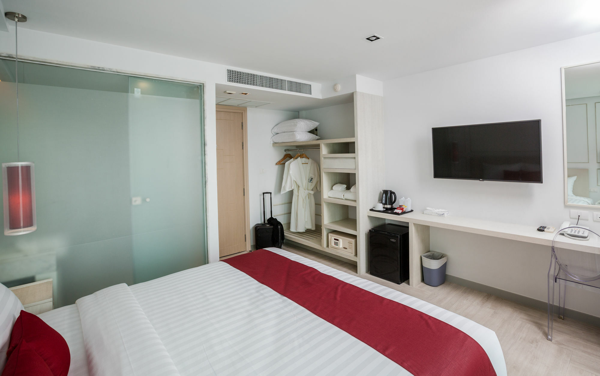 Khách sạn The Bloc Phuket - Sha Extra